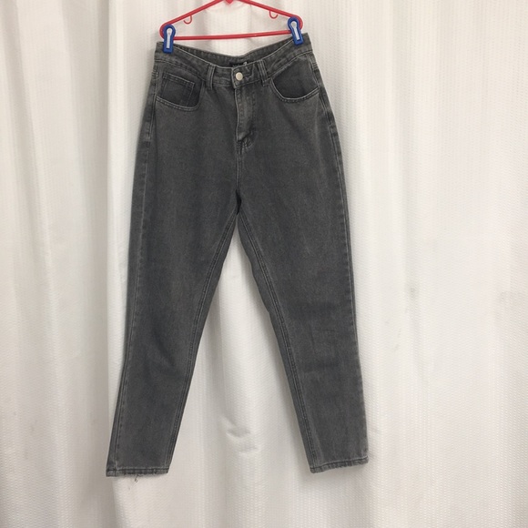 Boohoo High Waisted Mom Jean Size: 4 - Picture 5 of 6